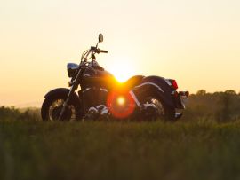 Lais Puzzle - Motorrad vor dem Sonnenuntergang - 1.000 Teile