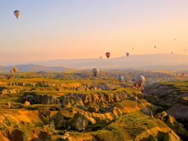 Lais Puzzle - Heißluftballons über Berglandschaft - 1.000 Teile