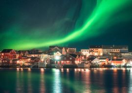 Lais Puzzle - Nordlicht über Fischerdorf auf Lofoten - 100, 200, 500 & 1.000 Teile