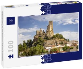 Lais Puzzle - Blick auf den Vorort der Stadt Almansa und die Ruinen der alten Burg, Provinz Albacete, Spanien - 100 Teile