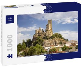 Lais Puzzle - Blick auf den Vorort der Stadt Almansa und die Ruinen der alten Burg, Provinz Albacete, Spanien - 1.000 Teile