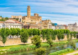 Lais Puzzle - Blick auf die alte Kathedrale Seu Vella mit Segre Fluss in Lleida, Katalonien, Spanien - 100, 200, 500 & 1.000 Teile