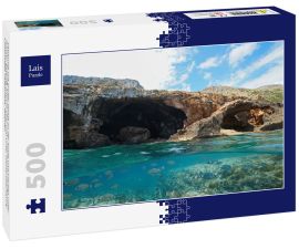 Lais Puzzle - Felsküste mit großer Höhle an der Küste und Fischen unter Wasser, geteilte Ansicht über und unter Wasseroberfläche, Comunidad Valenciana, Spanien - 500 Teile