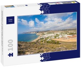 Lais Puzzle - Pueblos Blancos - Dorf Agua Amarga, vom Gipfel des Berges, im Naturpark Gata Cape, Almeria, Andalusien, Spanien - 100 Teile