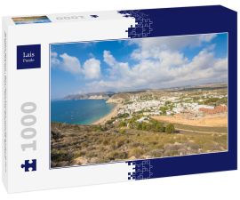 Lais Puzzle - Pueblos Blancos - Dorf Agua Amarga, vom Gipfel des Berges, im Naturpark Gata Cape, Almeria, Andalusien, Spanien - 1.000 Teile