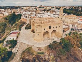 Lais Puzzle - Bernalda, Gemeinde in der Provinz Matera, in der süditalienischen Region Basilikata. In der Frazione von Metaponto befindet sich die antike Stadt Metapontum - 500 & 1.000 Teile