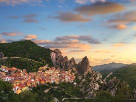 Lais Puzzle - Castelmezzano Dorf im Apennin Dolomiti Lucane. Basilikata, Italien - 500 & 1.000 Teile