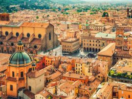 Lais Puzzle - Luftbild des Stadtbildes des Platzes Piazza Maggiore und der Kirche San Petronio in der Stadt Bologna - 500 & 1.000 Teile