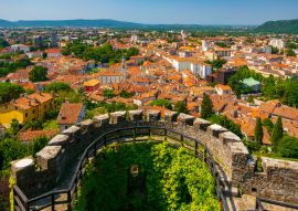 Lais Puzzle - Luftaufnahme des Stadtzentrums von Görz und der halbkreisförmigen Bastion der mittelalterlichen Burg, Friaul Julisch Venetien, Italien - 100, 200, 500 & 1.000 Teile