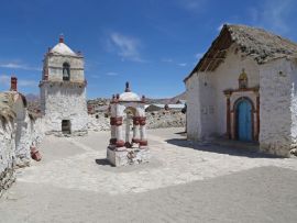 Lais Puzzle - Kirche von Parinacota, winziges Dorf der chilenischen Anden - 500 & 1.000 Teile