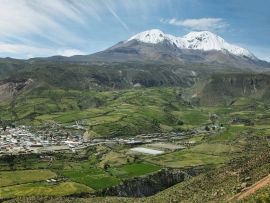 Lais Puzzle - Putre Dorf mit "Nevado de Putre" im Hintergrund - 500 & 1.000 Teile