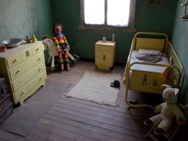 Lais Puzzle - In einem erhaltenen Kinderzimmer in den Humberstone Saltpeter Works - 500 & 1.000 Teile