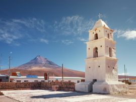 Lais Puzzle - Turm der Kirche von Cariquima, nahe Colchane, in der Tarapaca-Region, in den Ausläufern des Cariquima-Berges, Chile - 500 & 1.000 Teile