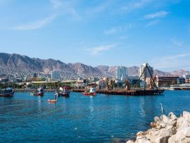 Lais Puzzle - Bunte hölzerne Fischerboote im Hafen von Antofagasta - 500 & 1.000 Teile
