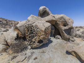 Lais Puzzle - Zoologico de Piedra, große Felsbrocken in der Atacama-Wüste, eine beeindruckende Landschaft mit erstaunlichen Felsformationen, die seltene Tierformen schaffen, schöne natürliche Texturen in einer natürlichen, trockenen Umgebung auf einer...