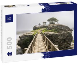 Lais Puzzle - Eine Fantasieweltlandschaft mit einem erstaunlichen dramatischen nebligen Himmel. Der Iloca "Peñon" ist ein großer Felsbrocken in der Nähe der Stadt Iloca, wo sich der Heilige der Fischer befindet, und am Ausgang des Flusses Mataquito...