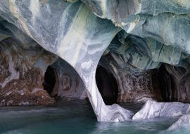 Lais Puzzle - Marmorhöhlen-Heiligtum, seltsame Felsformationen, die durch Wassererosion verursacht werden, General Carrera See, Puerto Rio Tranquilo, Region Aysen, Patagonien, Chile - 100, 200, 500 & 1.000 Teile