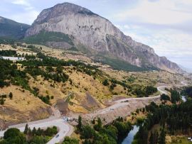Lais Puzzle - Luftaufnahme des Cerro Mackay-Berges und des Rio Simpson-Flusses nahe Coyhaique, Aysen, Patagonien, Chile. - 500 & 1.000 Teile