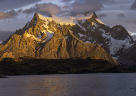 Lais Puzzle - Sonnenaufgang über Cuernos del Paine, Lago Pehoe, Nationalpark Torres del Paine, chilenisches Patagonien, Chile, Südamerika - 100, 200, 500 & 1.000 Teile