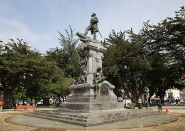 Lais Puzzle - Denkmal für Hernando Magallanes, Plaza Muñoz Gamero, Punta Arenen, Chile - 100, 200, 500 & 1.000 Teile