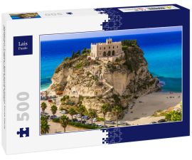 Lais Puzzle - Kalabrien, Tropea - Blick auf die Kirche Santa Maria del'isola und den tollen Strand. Italien - 500 Teile