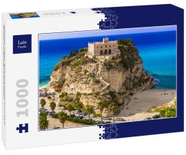 Lais Puzzle - Kalabrien, Tropea - Blick auf die Kirche Santa Maria del'isola und den tollen Strand. Italien - 1.000 Teile