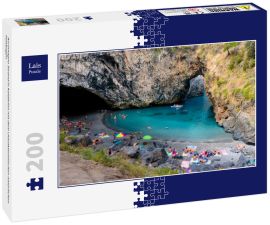 Lais Puzzle - Arcomagno Strand in Kalabrien mit dem charakteristischen natürlichen Felsbogen - 200 Teile