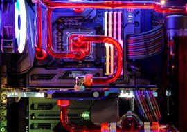Lais Puzzle - Desktop Computer Gaming mit mehrfarbiger LED-Lichtshow beim Arbeiten - 100, 200, 500 & 1.000 Teile