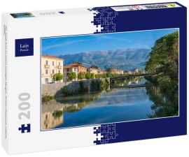 Lais Puzzle - Die Stadt Sora an einem sonnigen Morgen. Provinz Frosinone, Latium, Italien. - 200 Teile