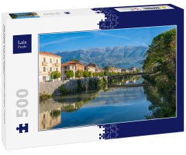 Lais Puzzle - Die Stadt Sora an einem sonnigen Morgen. Provinz Frosinone, Latium, Italien. - 500 Teile