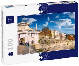 Lais Puzzle - Panoramablick auf "Porta San Giacomo" in der Altstadt von Bergamo an einem sonnigen Tag - 100 Teile