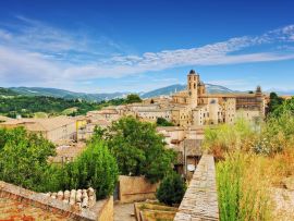 Lais Puzzle - Blick auf die mittelalterliche Stadt Urbino - 500 & 1.000 Teile