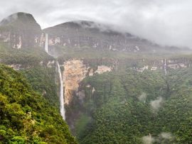 Lais Puzzle - Höchster Wasserfall Perus: Der Gocta-Fall im Amazonasgebiet in der Nähe von Chachapoyas - 500 & 1.000 Teile