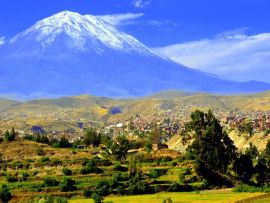 Lais Puzzle - Der Vulkan Misti aus der Sicht von Arequipa, Peru - 500 & 1.000 Teile