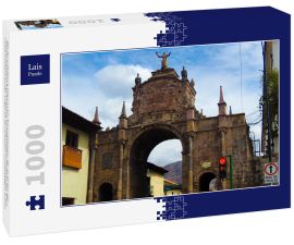 Lais Puzzle - Der Arco de Santa Clara ist ein Triumphbogen, der an einem der Punkte der Plaza San Francisco im historischen Zentrum der Stadt Cusco errichtet wurde. Er gilt als der schönste Triumphbogen in Peru - 1.000 Teile