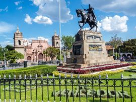 Lais Puzzle - Plaza de Armas in Ayacucho, Peru - 500 & 1.000 Teile