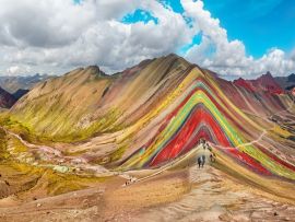 Lais Puzzle - Wanderszene in Vinicunca, Region Cusco, Peru. Regenbogen-Berg - 500 & 1.000 Teile
