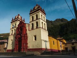 Lais Puzzle - Kolonialkirche auf der Plaza de Armas der Stadt Huancavelica, Peru - 500 & 1.000 Teile