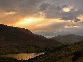 Lais Puzzle - Sonnenuntergang in der Laguna de ñahuimpuquio im zentralen Hochland von Peru. Chupaca - Peru - 500 & 1.000 Teile