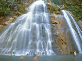 Lais Puzzle - Bayoz-Wasserfall, Peru - 500 & 1.000 Teile