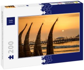 Lais Puzzle - Der Sonnenuntergang mit traditionellen Bootsbooten in der Stadt Huanchaco, Peru - 200 Teile