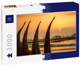 Lais Puzzle - Der Sonnenuntergang mit traditionellen Bootsbooten in der Stadt Huanchaco, Peru - 1.000 Teile
