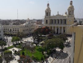 Lais Puzzle - Luftaufnahme des Hauptparks in der Stadt Chiclayo - Peru - 500 & 1.000 Teile