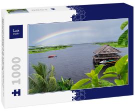 Lais Puzzle - Blick auf den Nebenfluss des Amazonas in Iquitos, Peru. Ein Regenbogen über dem Fluss und ein wunderschönes Gebäude, das auf dem Wasser schwimmt - 1.000 Teile