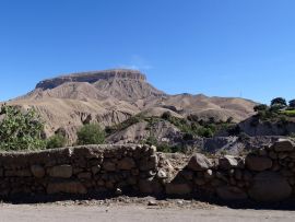 Lais Puzzle - Blick auf den Cerro Baúl (Stamm-Berg) vom Moquegua-Tal (südliche peruanische Wüste) - 500 & 1.000 Teile