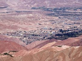 Lais Puzzle - Blick vom Cerro Baul auf die Stadt Torata (Moquegua, Peru) - 500 & 1.000 Teile