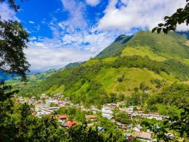 Lais Puzzle - Landschaft des peruanischen Pozuzo-Dschungels der Provinz Oxapampa im Departement Pasco - 500 & 1.000 Teile