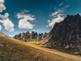 Lais Puzzle - Landschaft in Huallay mit bewölktem Himmel, Peru - 500 & 1.000 Teile
