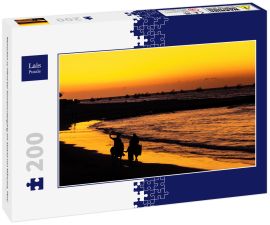 Lais Puzzle - Menschen zu Pferd bei Sonnenuntergang am Strand von Máncora, Perú - 200 Teile