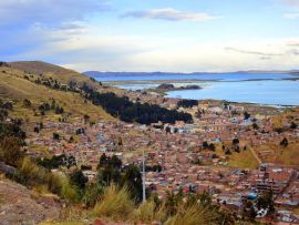 Lais Puzzle - Panoramablick auf die Stadt Puno am Titicaca, Peru - 500 & 1.000 Teile